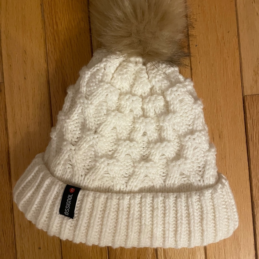 - ROSSIGNOL LADIES TOQUE winter white color- excellent condition- like new